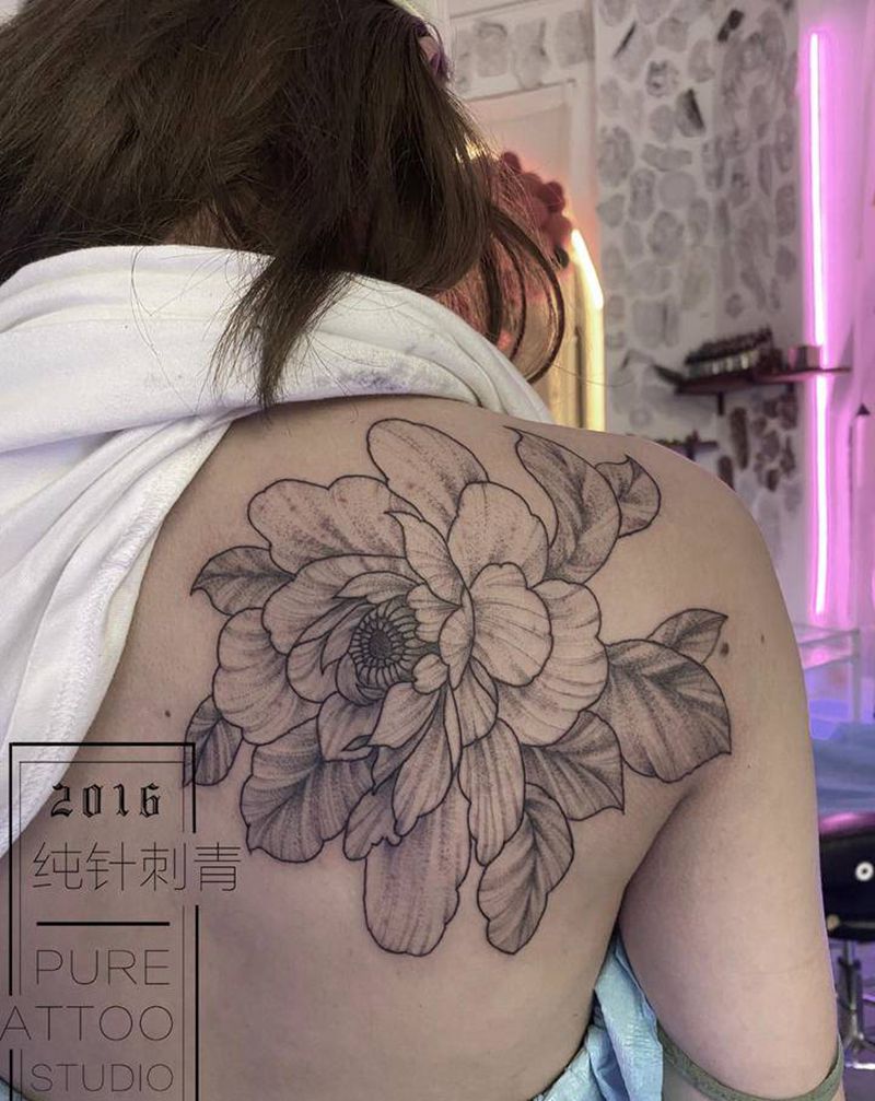 牡丹素花纹身图片_背部点刺纹身图案