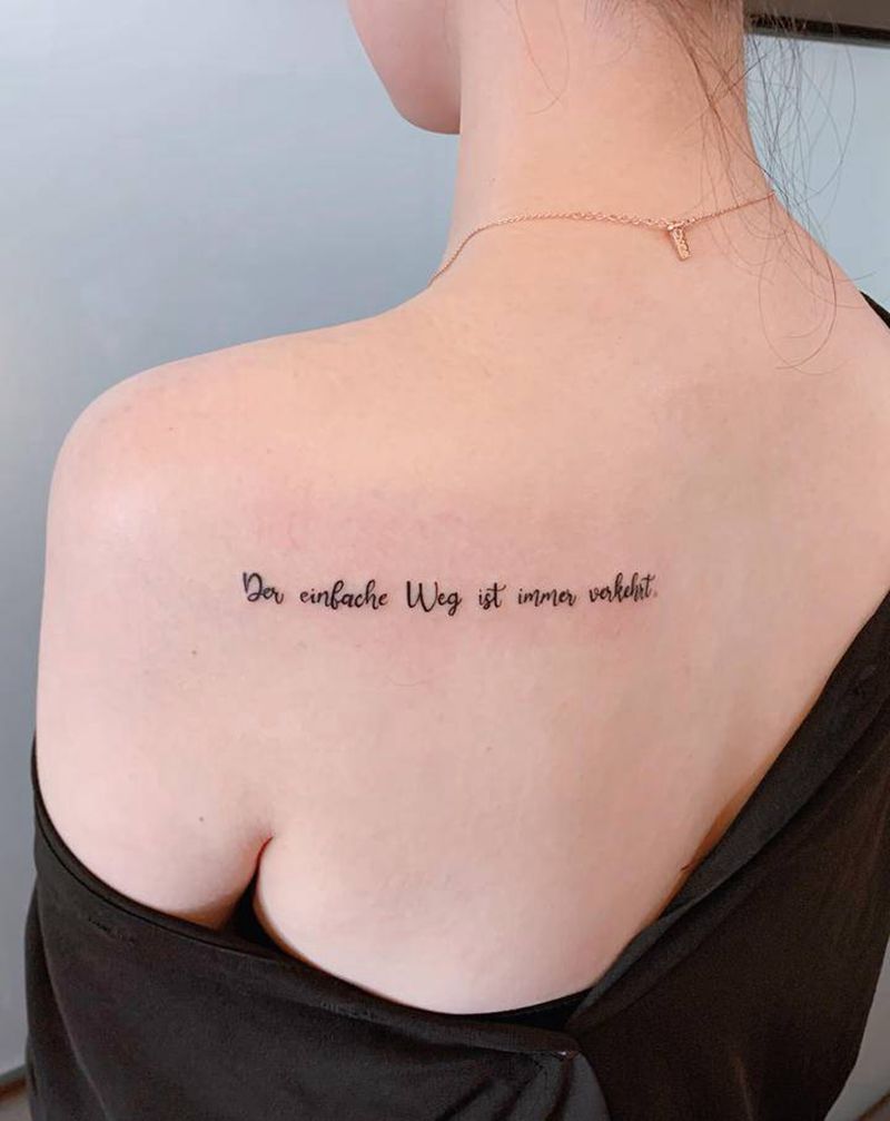 「德语小句子」纹身图片_背部纹身图案