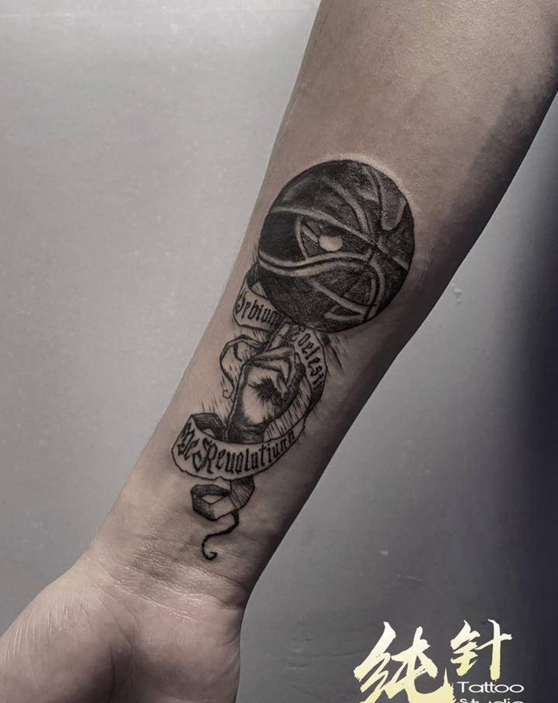 篮球纹身图片_手臂手部花体字欧美写实纹身图案