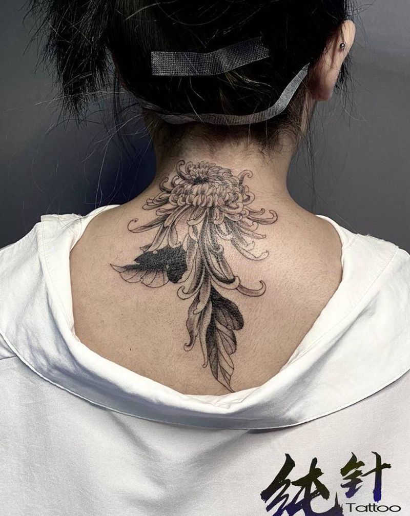 胎记遮盖纹身图片_肩部颈部欧美写实点刺纹身图案