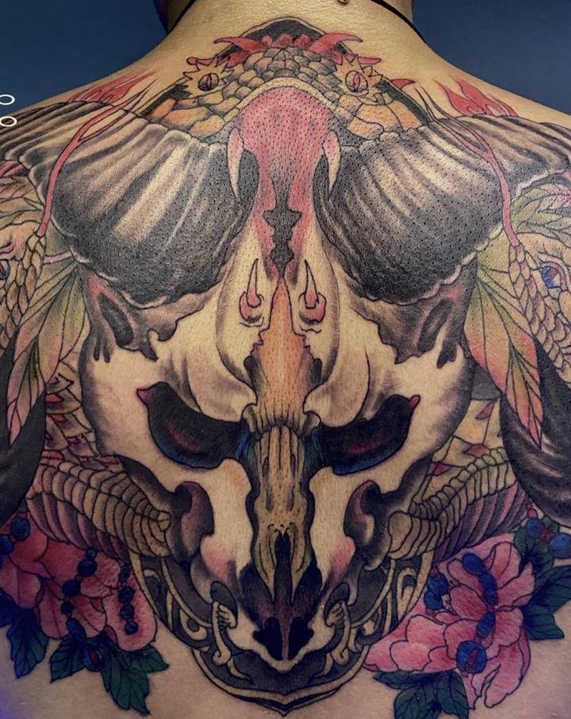 陷阱纹身图片_背部胸部欧美写实New School纹身图案