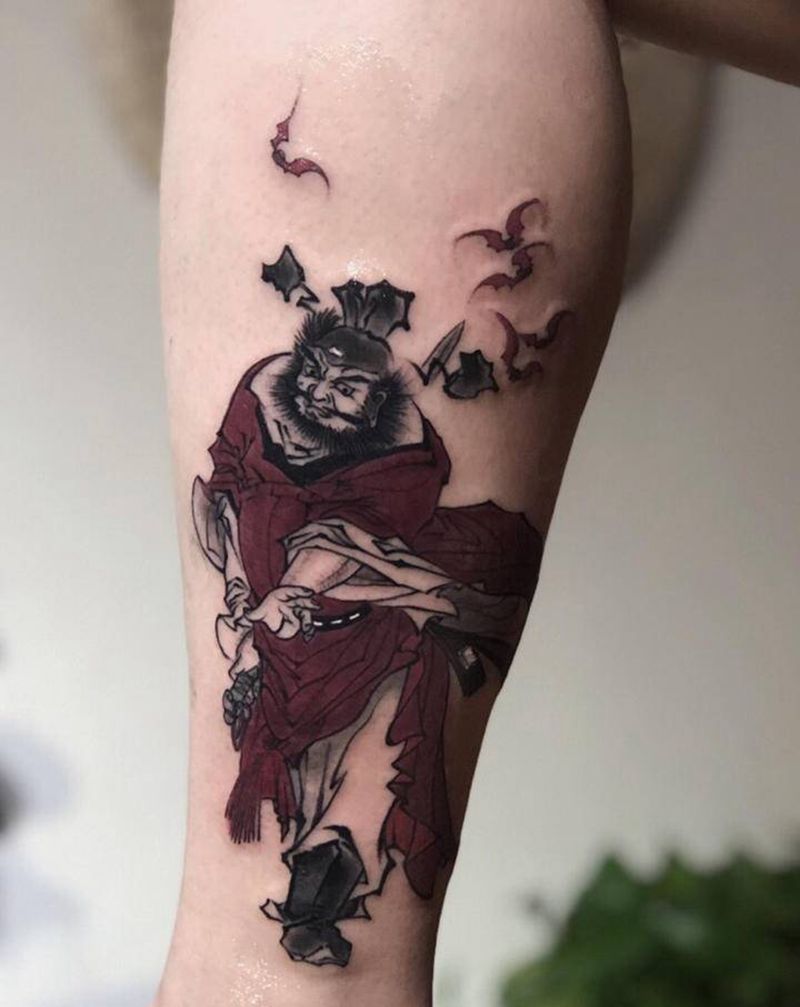 钟馗戏蝠纹身图片_腿部脚部水墨水彩五福钟馗伏妖纹身图案