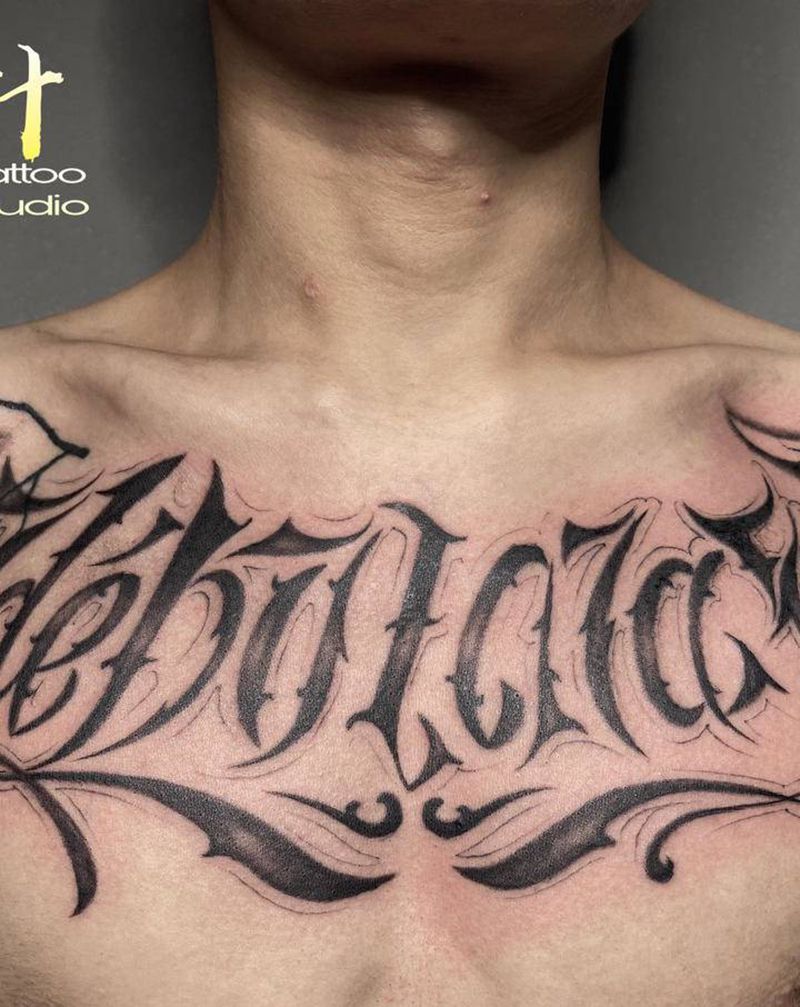 花体纹身图片_胸部肩部花体字纹身图案
