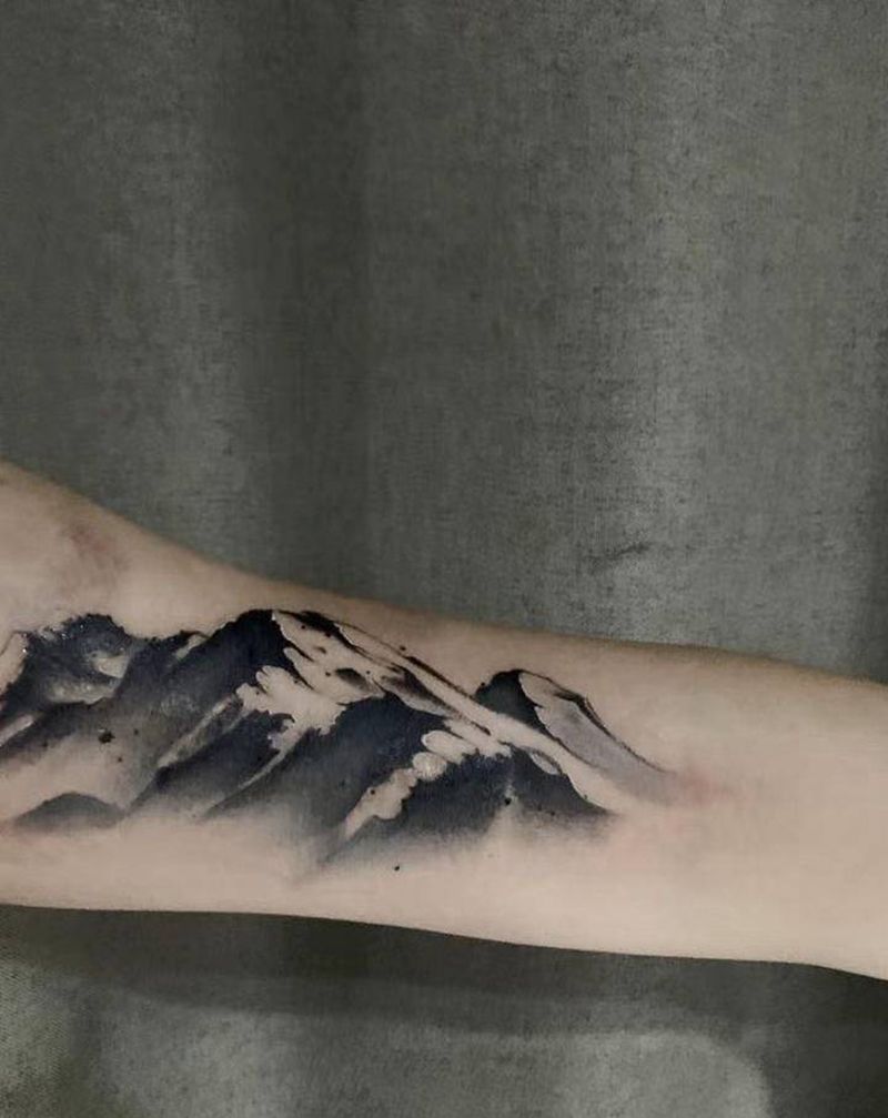 山⛰️纹身图片_手臂手部水墨纹身图案