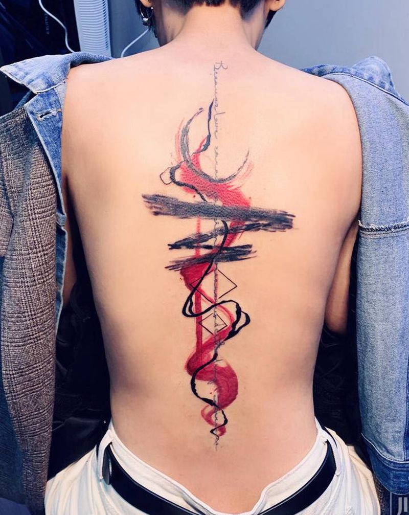 「红黑水墨」纹身图片_背部水墨水彩纹身图案