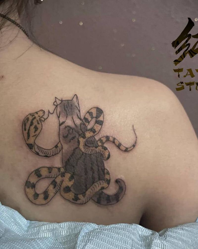 猫蛇纹身图片_背部肩部New SchoolOld School纹身图案