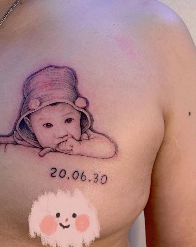 「小女孩」纹身图片_胸部欧美写实纹身图案