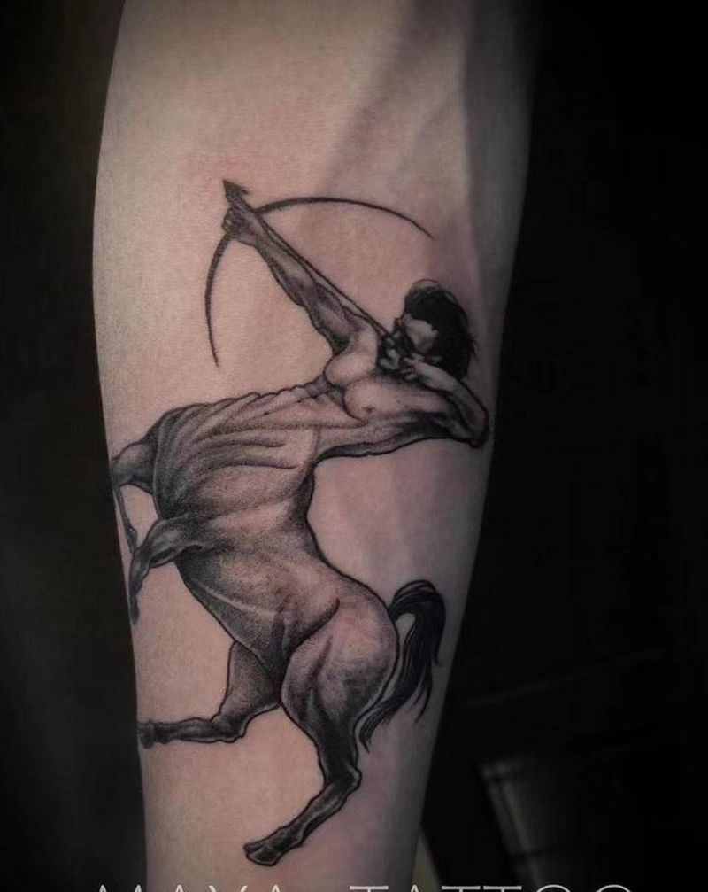 射手座♐纹身图片_手臂欧美写实射手座纹身图案