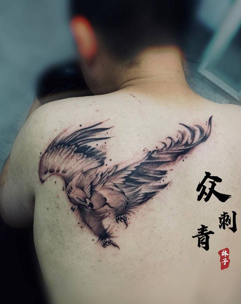 鹰纹身图片_肩部背部纹身图案