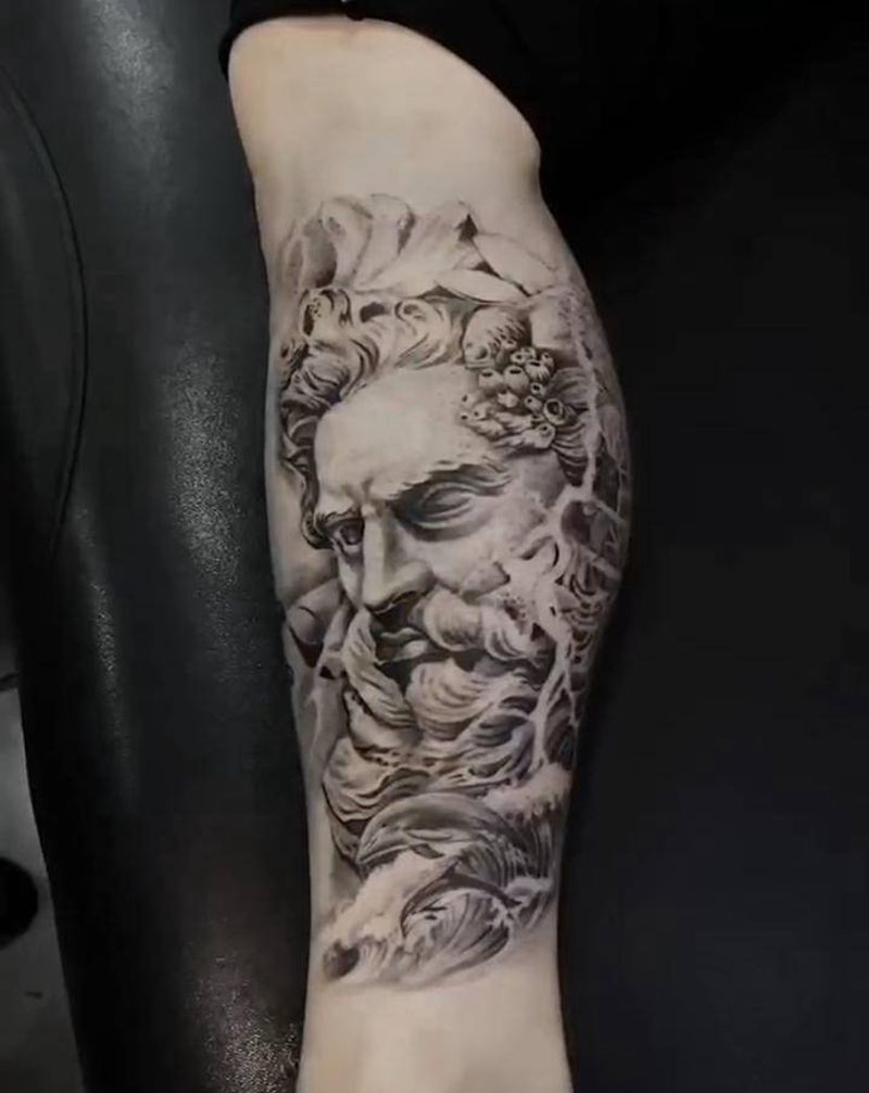 写实头像纹身图片_腿部欧美写实纹身图案