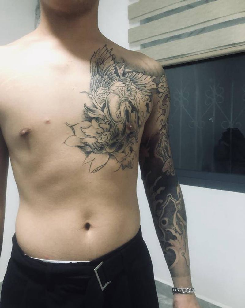 新传统  花臂胸口纹身图片_手臂胸部新传统纹身图案