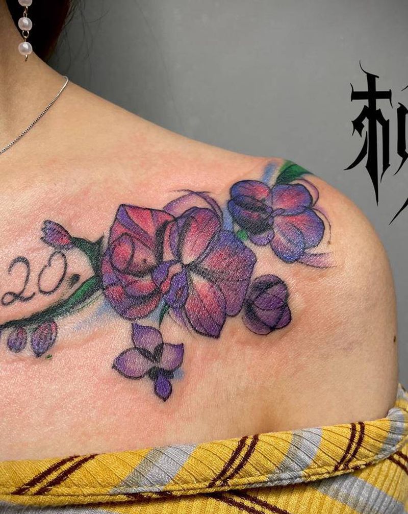 水彩花卉纹身图片_肩部胸部水彩纹身图案