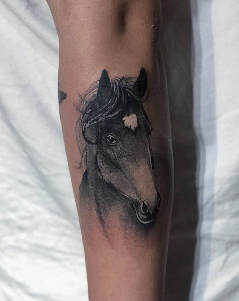 生肖  马头纹身图片_手部手臂水墨水彩马面纹身图案
