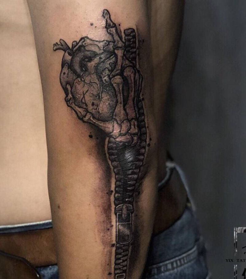 疤痕遮盖纹身图片_手部手臂点刺水墨原创心脏地狱之手纹身图案
