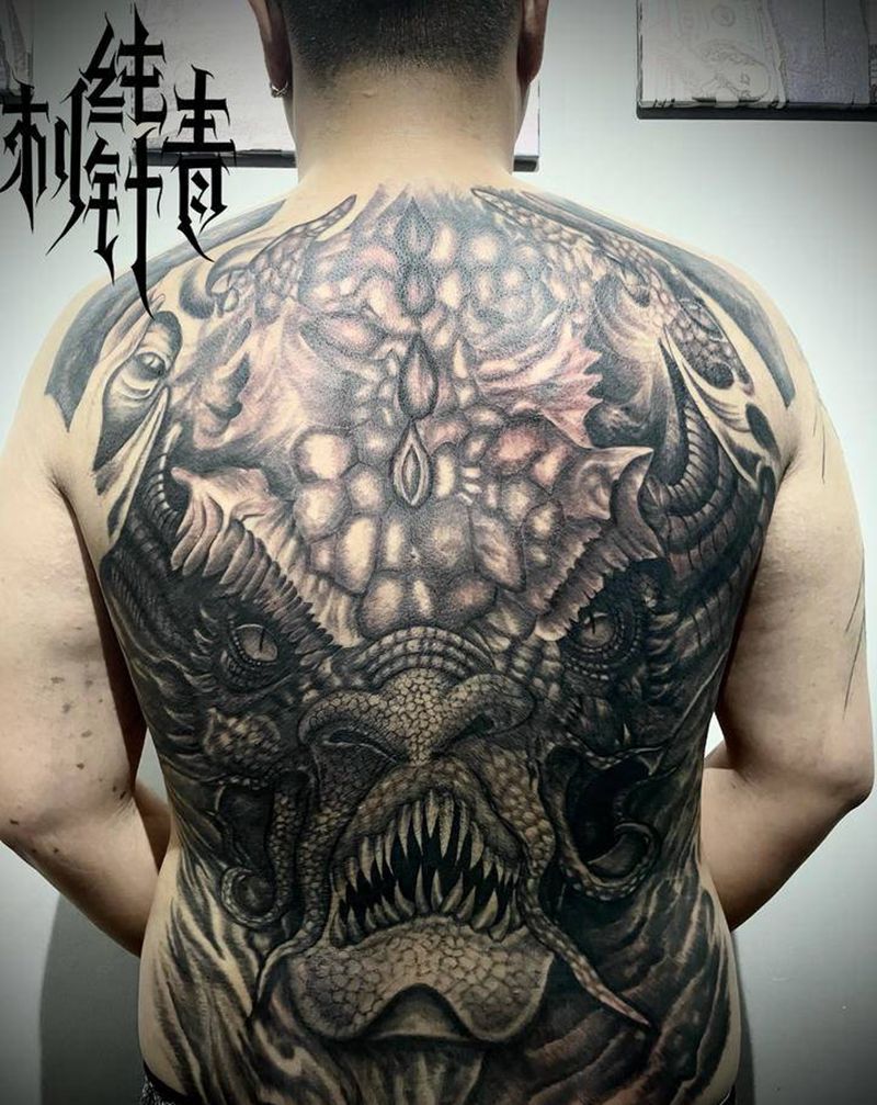 两天完成纹身图片_背部欧美写实纹身图案