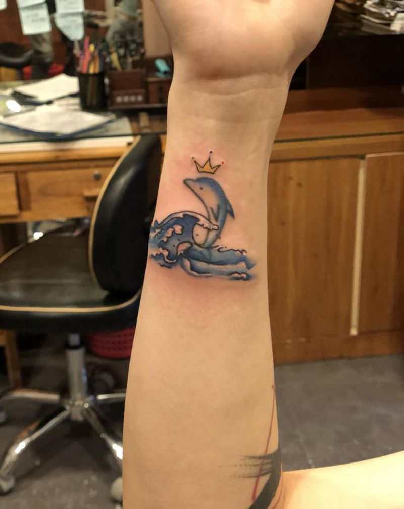 海豚纹身纹身图片_手部水彩纹身图案