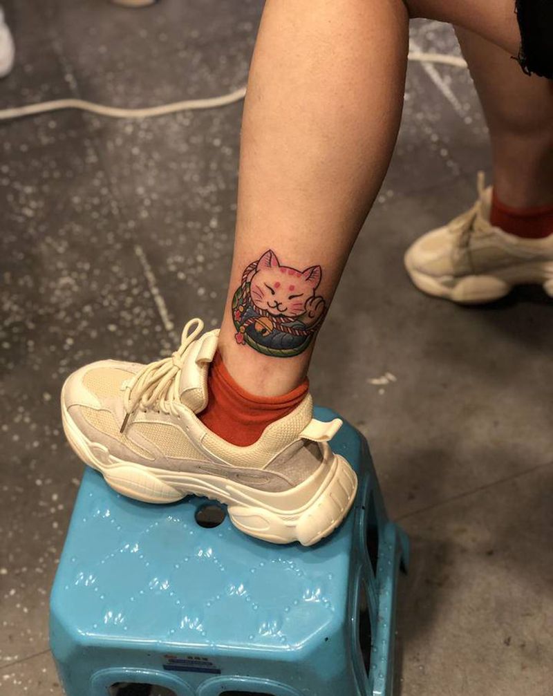 招财猫纹身图案纹身图片_腿部新传统纹身图案