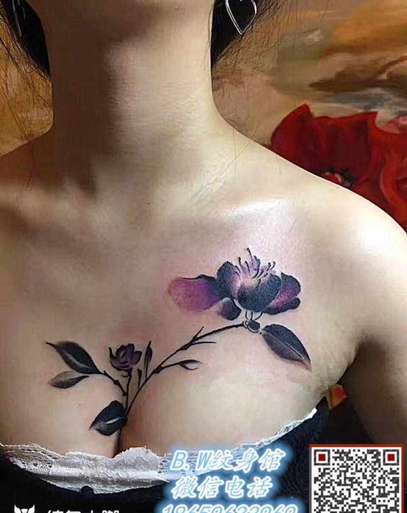 花纹身图片_胸部水彩水墨纹身图案