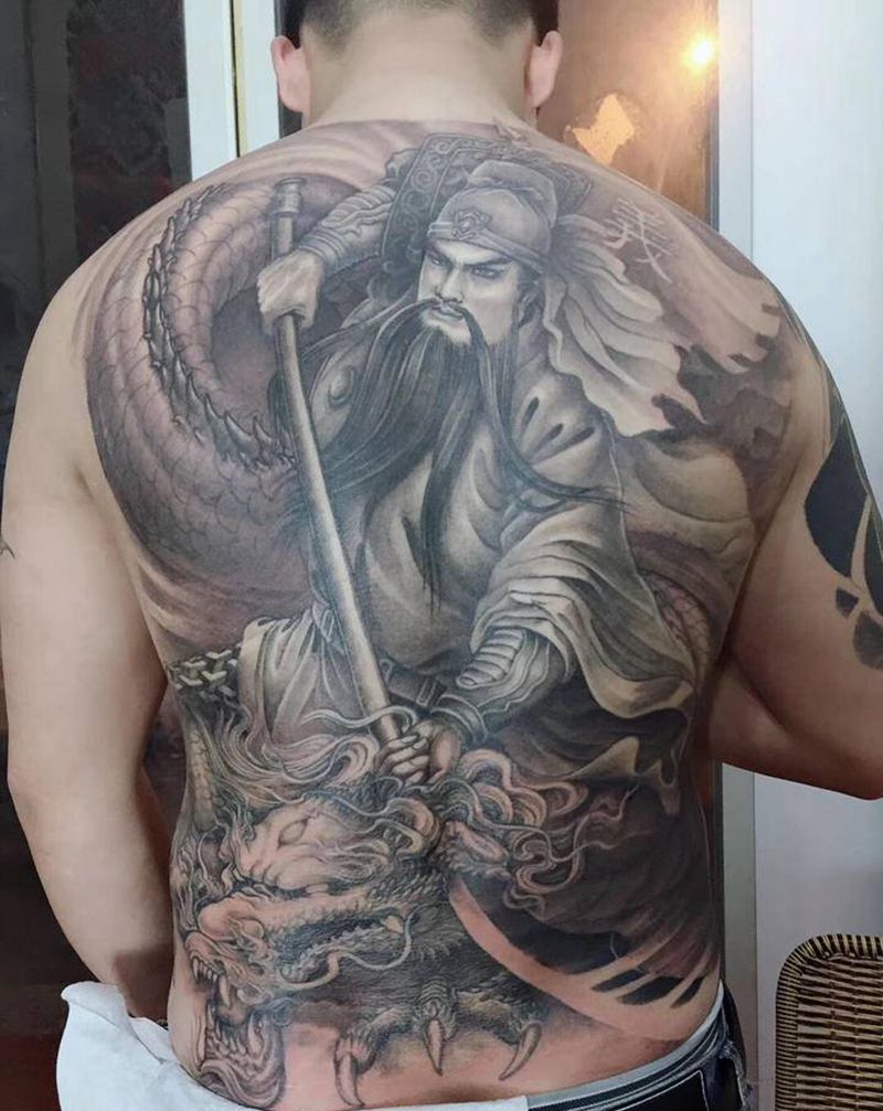 二爷纹身图片_背部新传统纹身图案