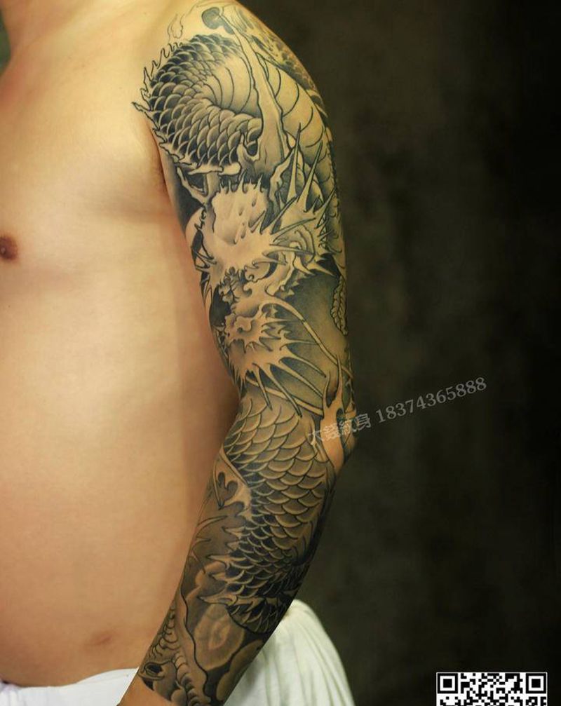 历经一个月耗时25个 小时纹身图片_手臂老传统纹身图案