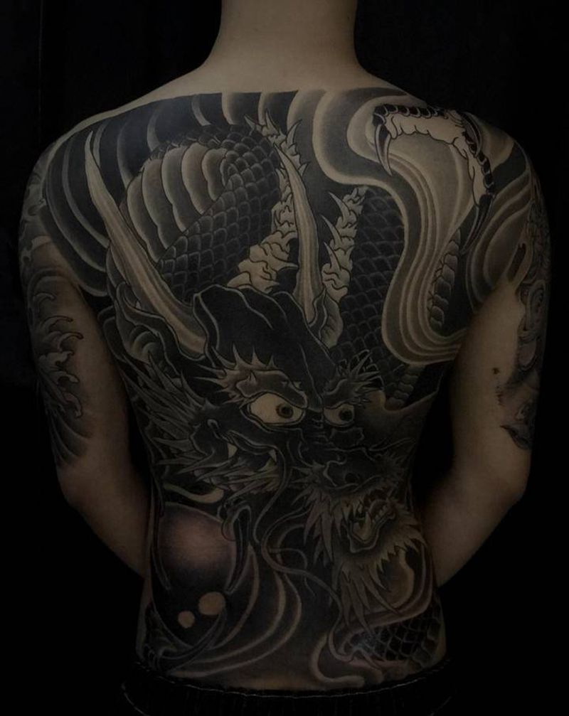 老龙纹身图片_背部老传统新传统纹身图案