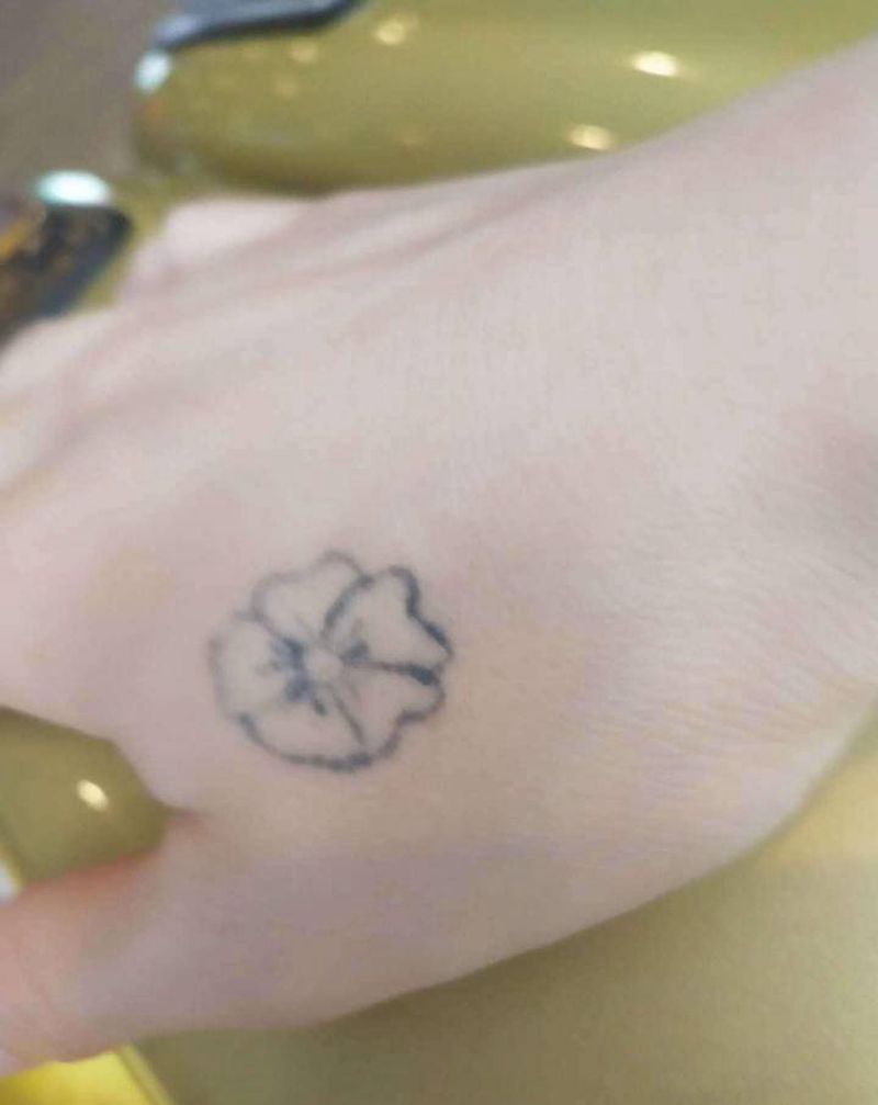 激光洗纹身效果纹身图片_手部图腾纹身图案