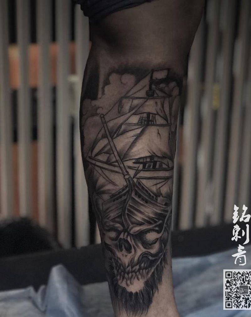 骷髅与船纹身图片_腿部欧美写实纹身图案