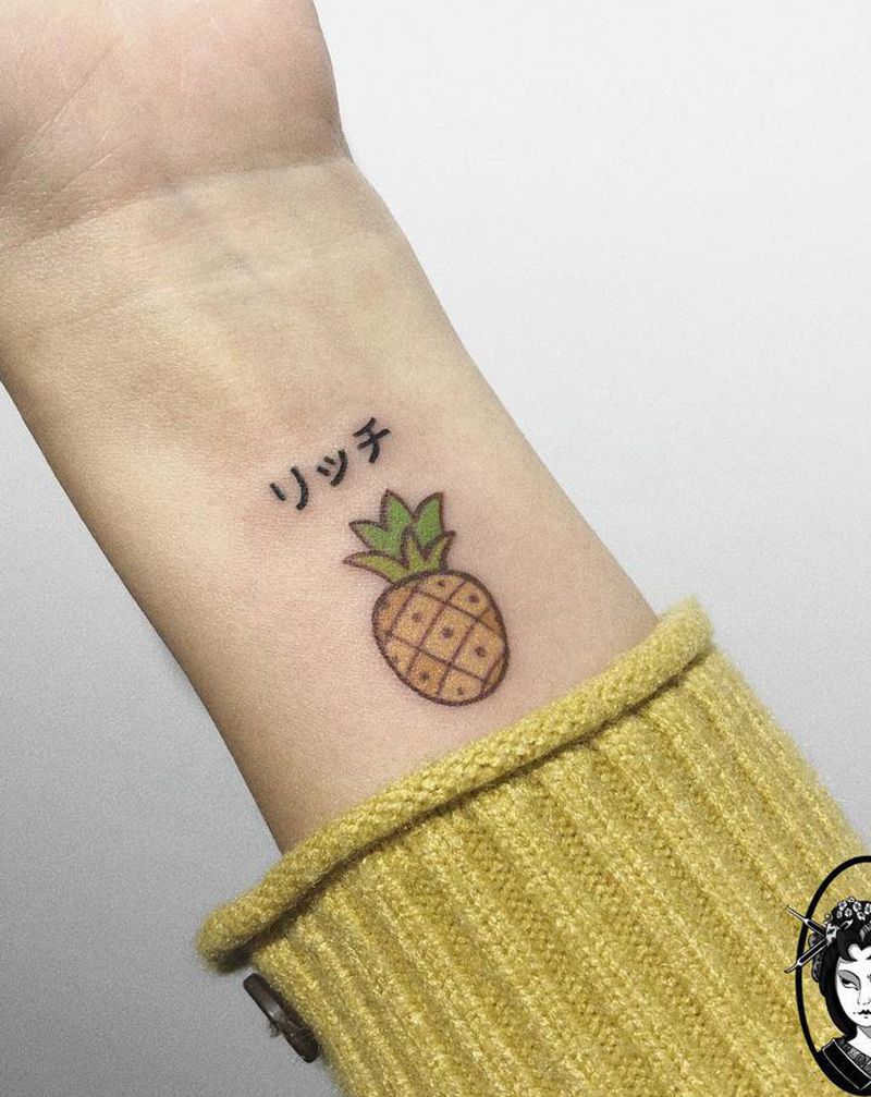 菠萝纹身图片_手部手臂小清新可爱纹身图案