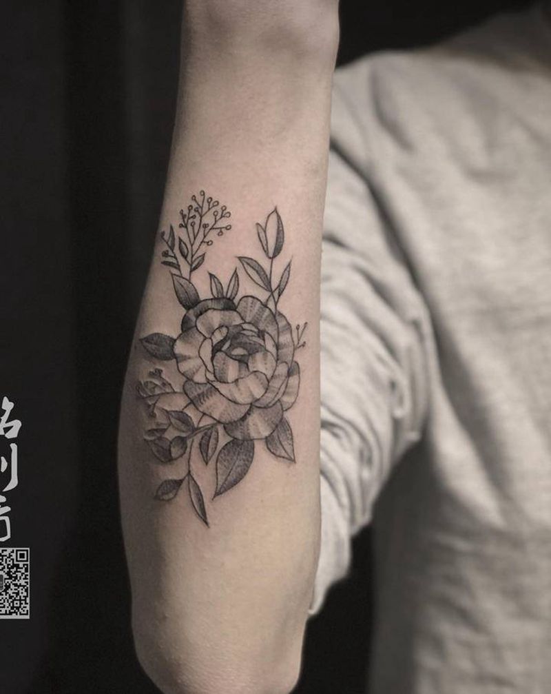 素花纹身图片_手臂点刺纹身图案