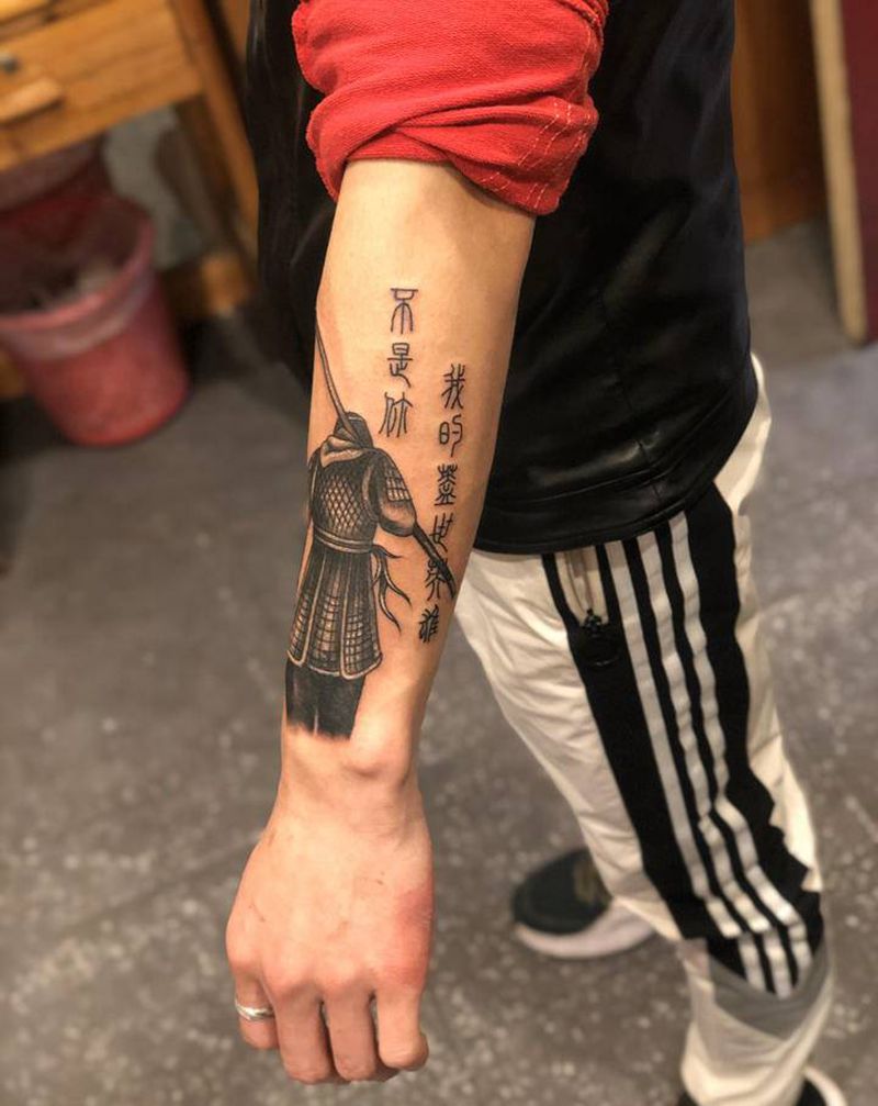 至尊宝遮盖旧图纹身图片_手臂手部新传统纹身图案