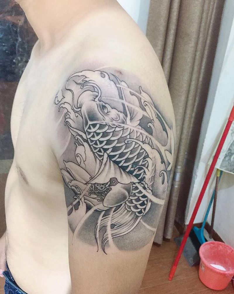 鱼儿纹身图片_手臂老传统纹身图案