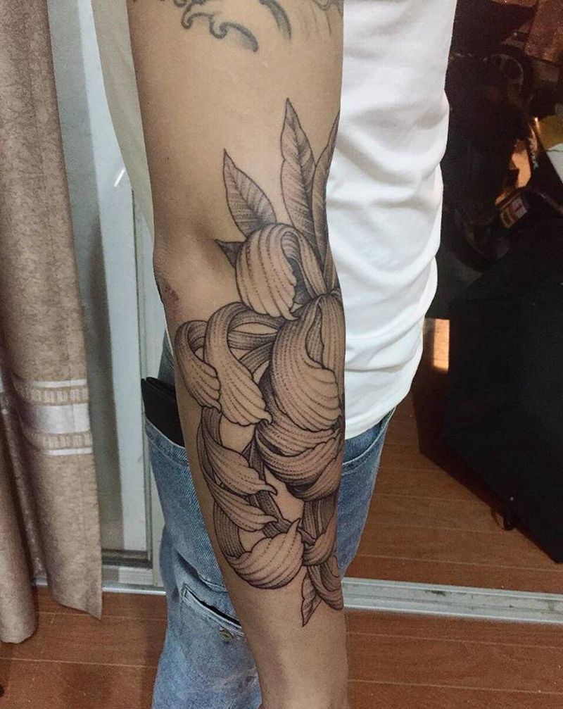 菊纹身图片_手臂新传统纹身图案