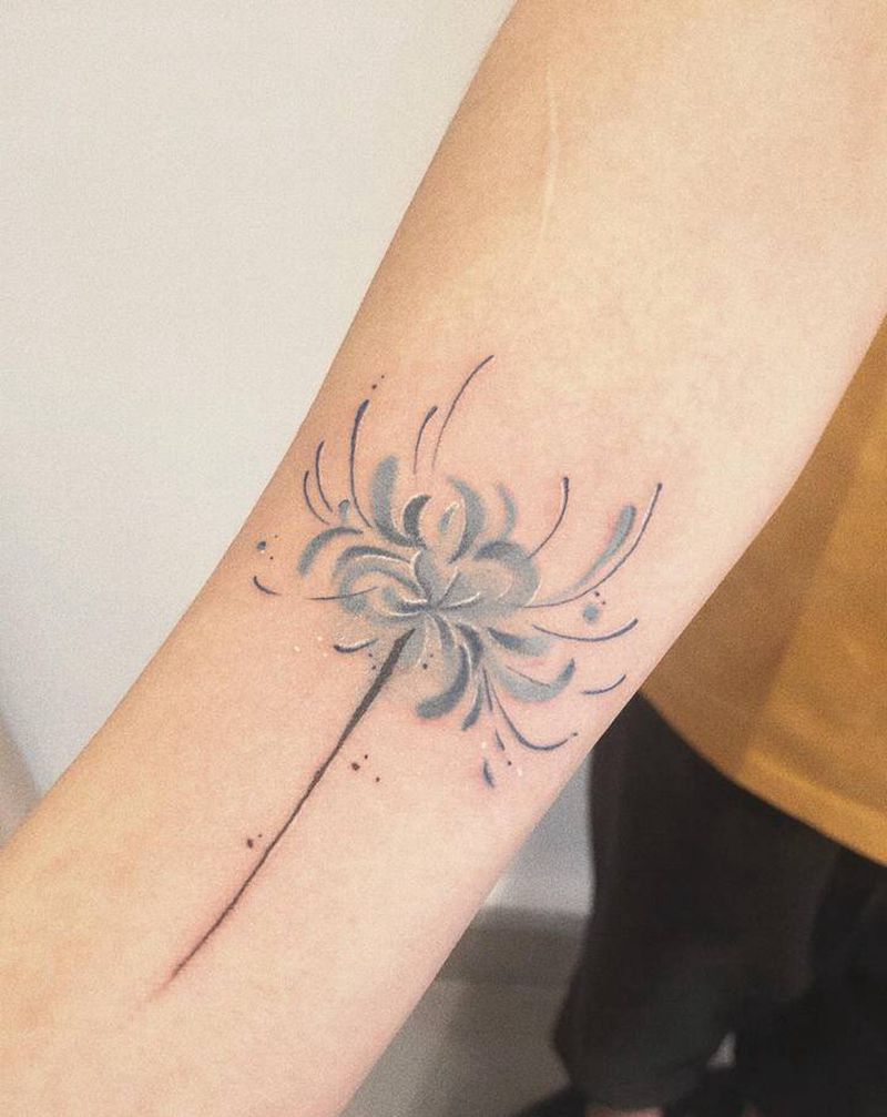 彼岸花纹身图片_手臂手部小清新彼岸花纹身图案