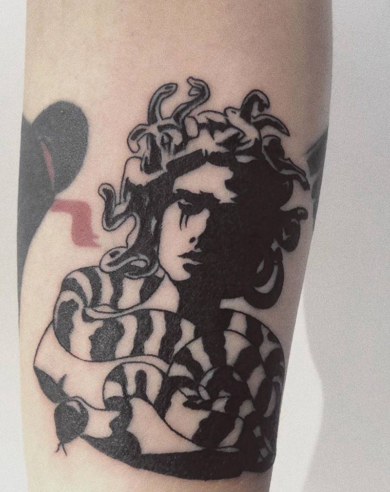 美杜莎纹身图片_手臂手部美杜莎暗黑纹身图案