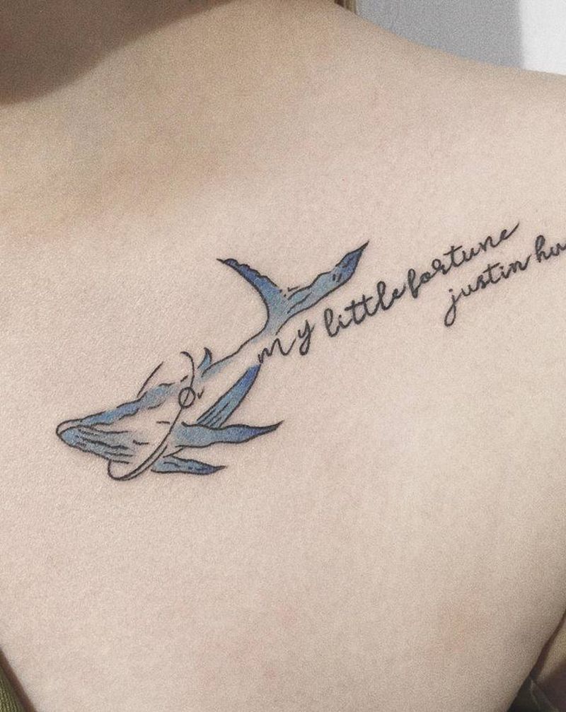 鲸纹身图片_肩部胸部水彩小清新鲸鱼纹身图案