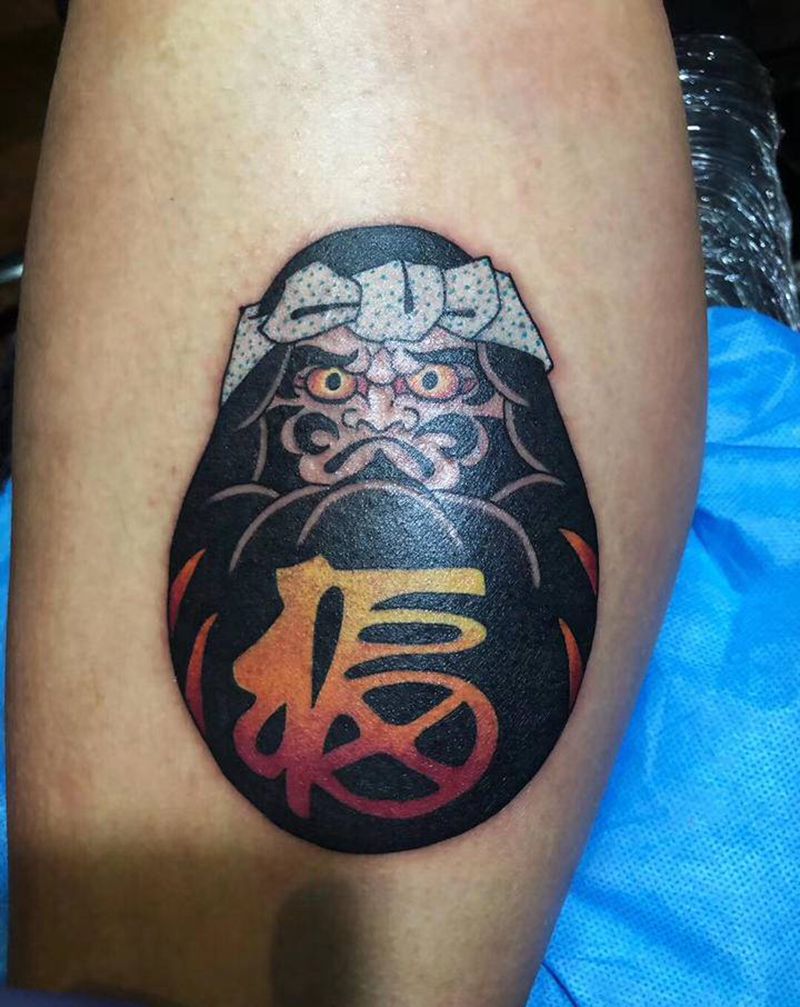 达摩蛋纹身图片_腿部老传统纹身图案