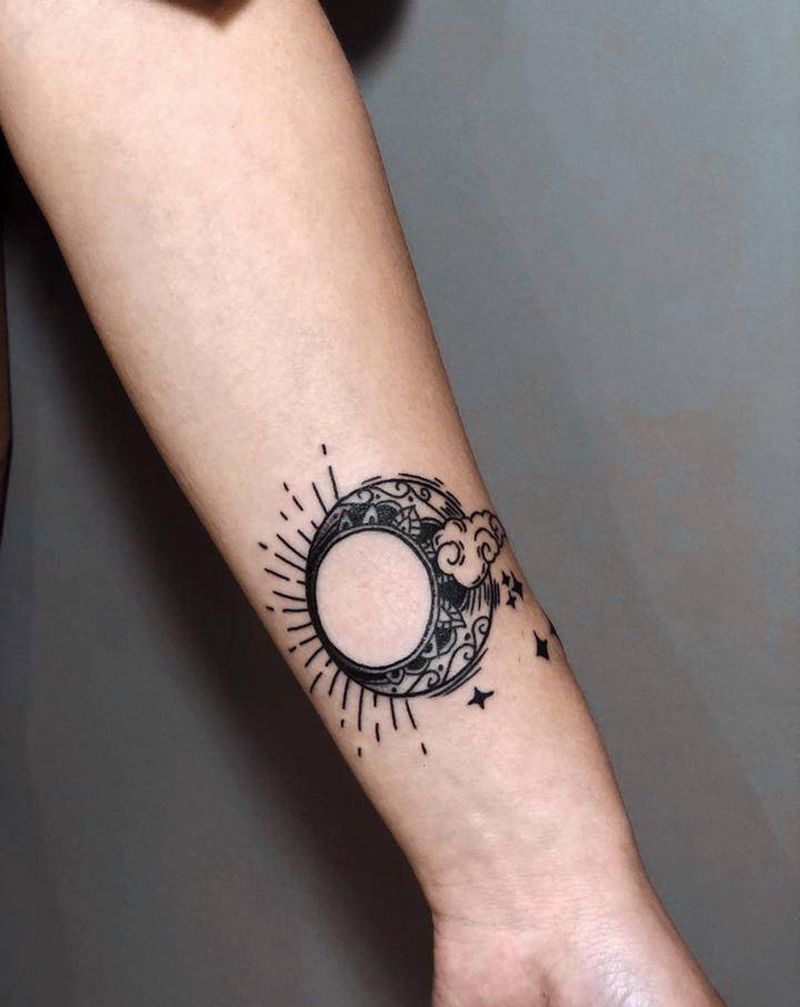 月亮纹身图片_手臂图腾纹身图案