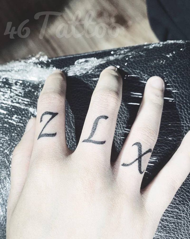 「你的名字」纹身图片_手部纹身图案