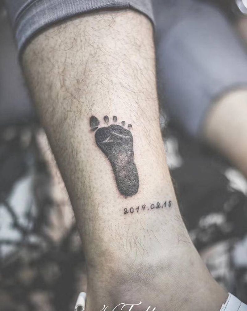 「足跡•足記」纹身图片_腿部纹身图案