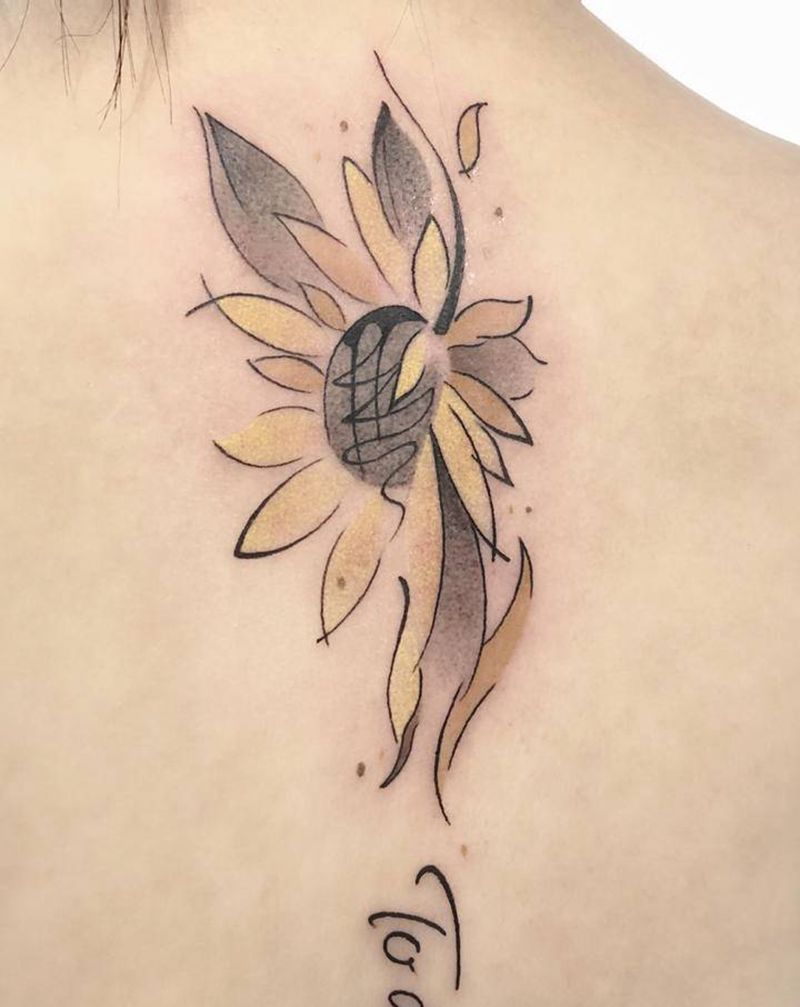 向日葵局部纹身图片_颈部背部水彩脊柱向日葵植物纹身图案