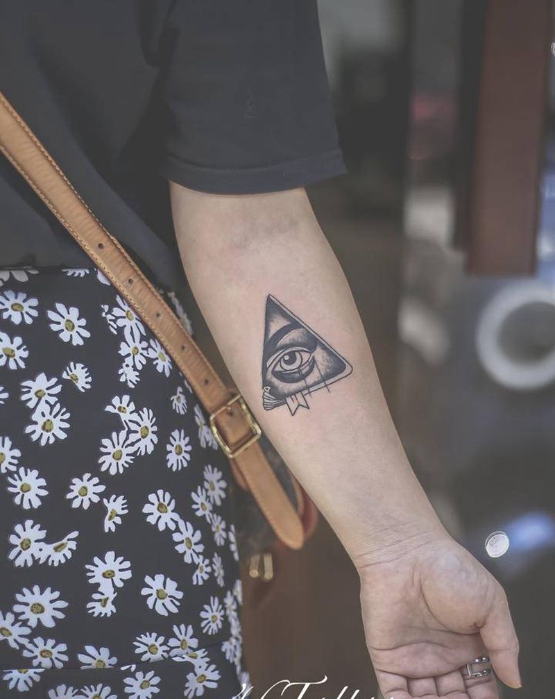 「目」纹身图片_手臂纹身图案