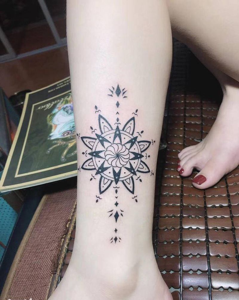 花纹身图片_腿部图腾纹身图案