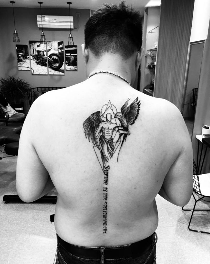 脊椎骨纹身纹身图片_背部图腾纹身图案