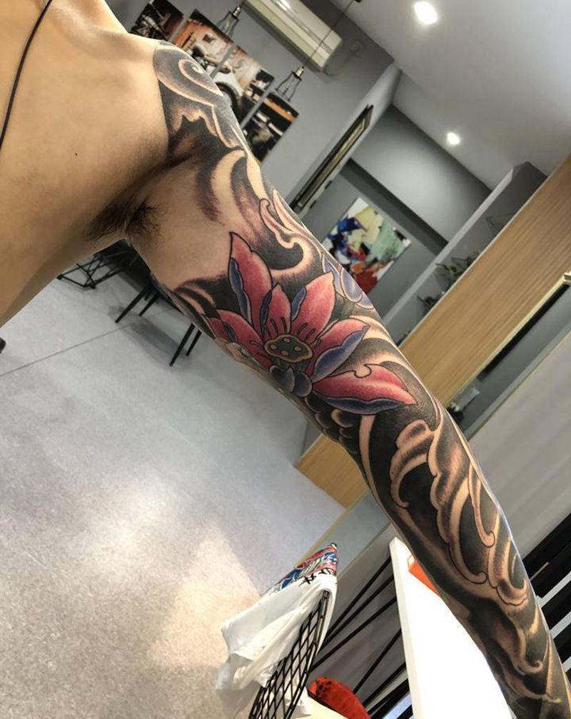 花臂拼接纹身图片_手臂手部新传统纹身图案