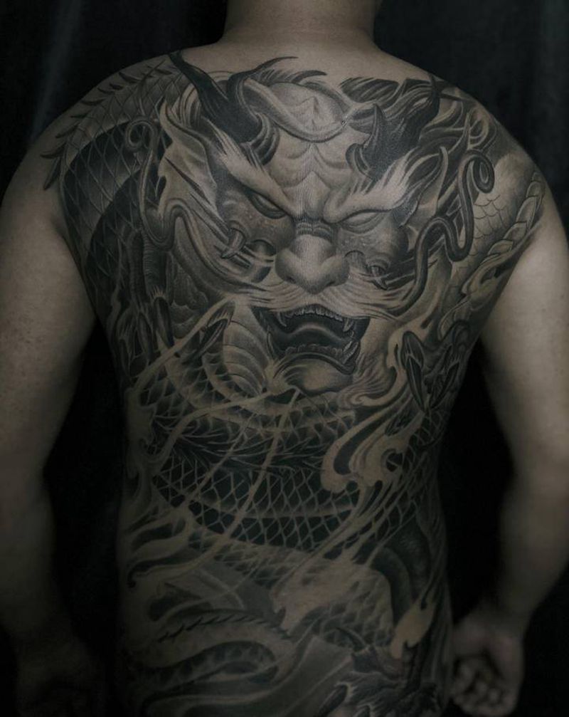 烈龙纹身图片_欧美写实新传统纹身图案