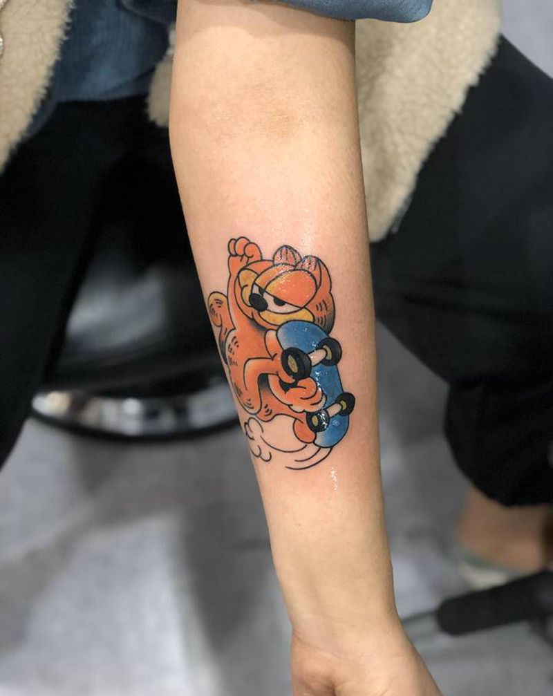 加菲猫纹身纹身图片_手部新传统纹身图案