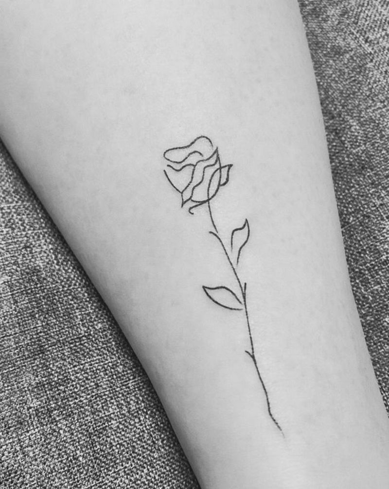 玫瑰纹身图片_腿部脚部几何简约玫瑰小清新纹身图案