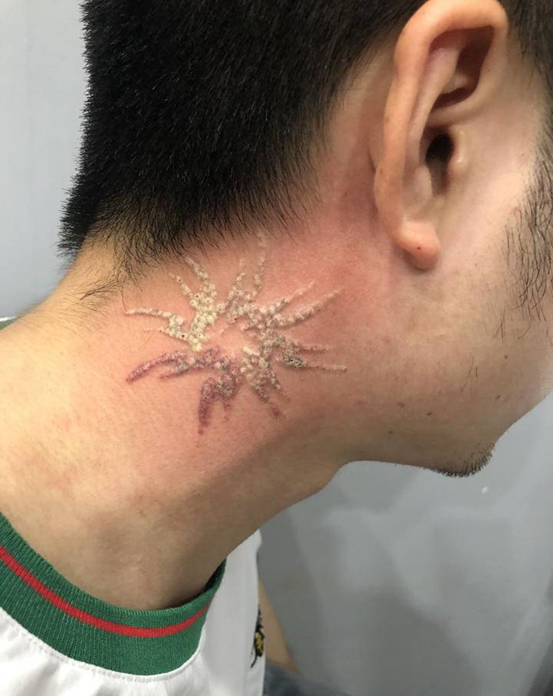 洗纹身纹身图片_颈部图腾纹身图案