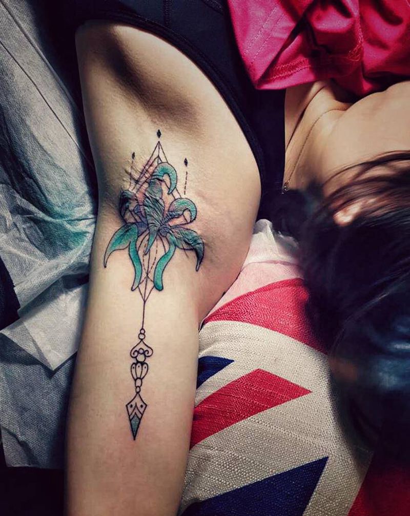 遮盖纹身图片_手部肩部水彩水墨纹身图案