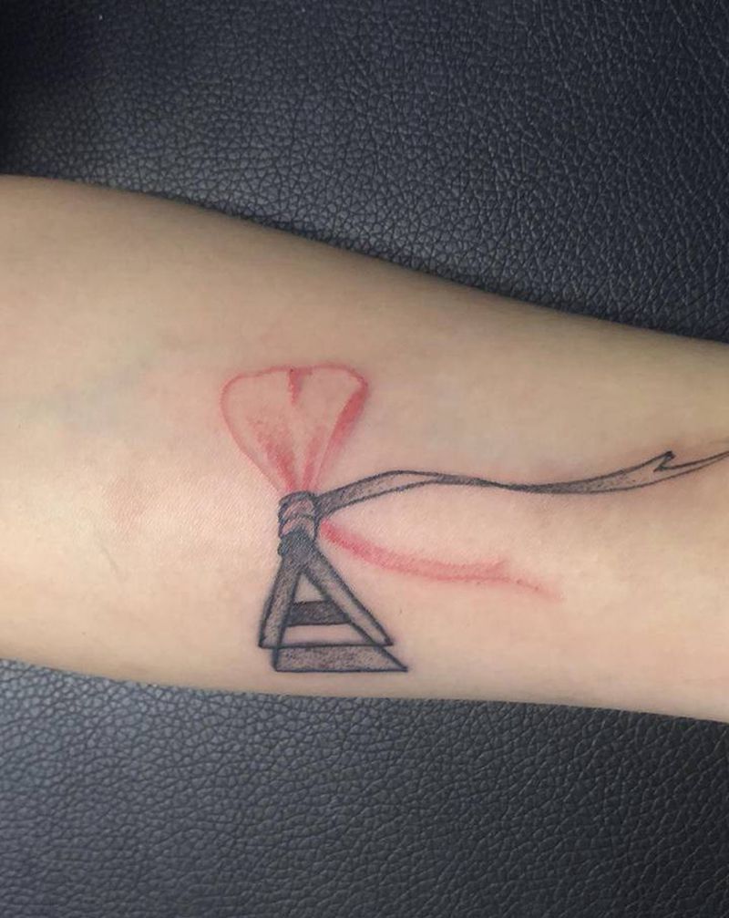 修改纹身图片_手臂水彩纹身图案